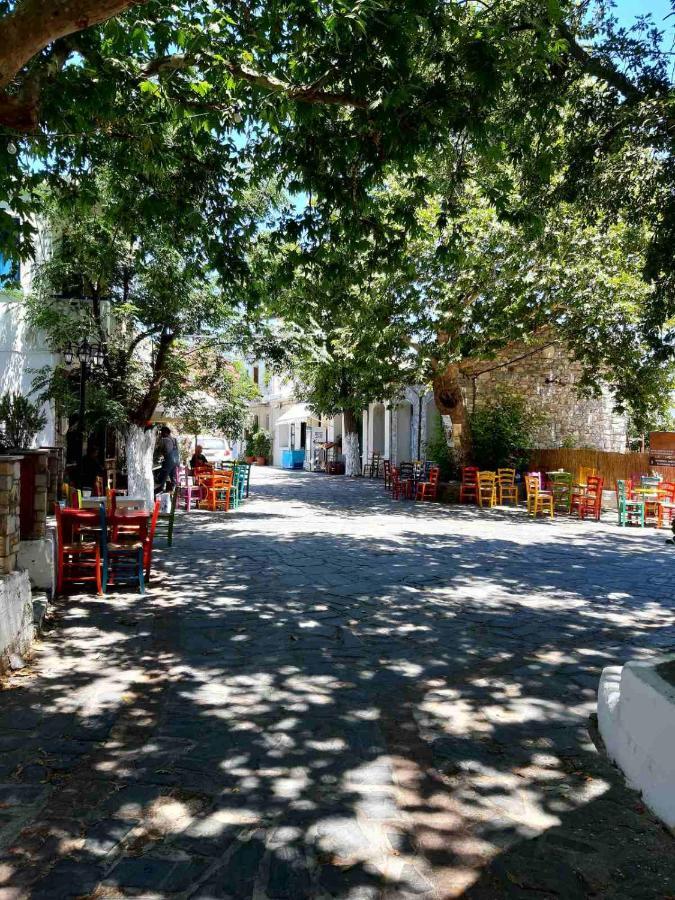 Traditional House In Square Holiday home Akamatra